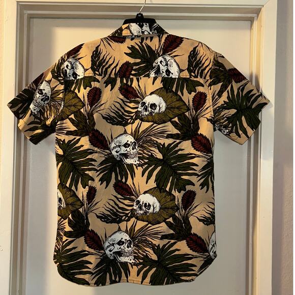RSQ Skull Leaves Mens Button Up Shirt Size Large Slim Fit - Picture 2 of 5